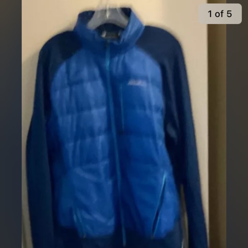 Men’s like new Eddie Bauer jacket, size L.
